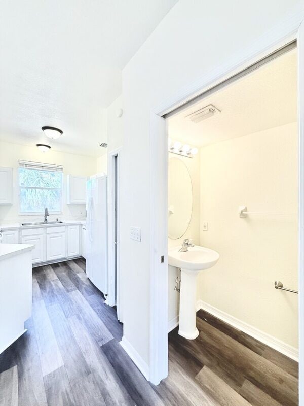 Building Photo - 13706 Forest Lake Dr