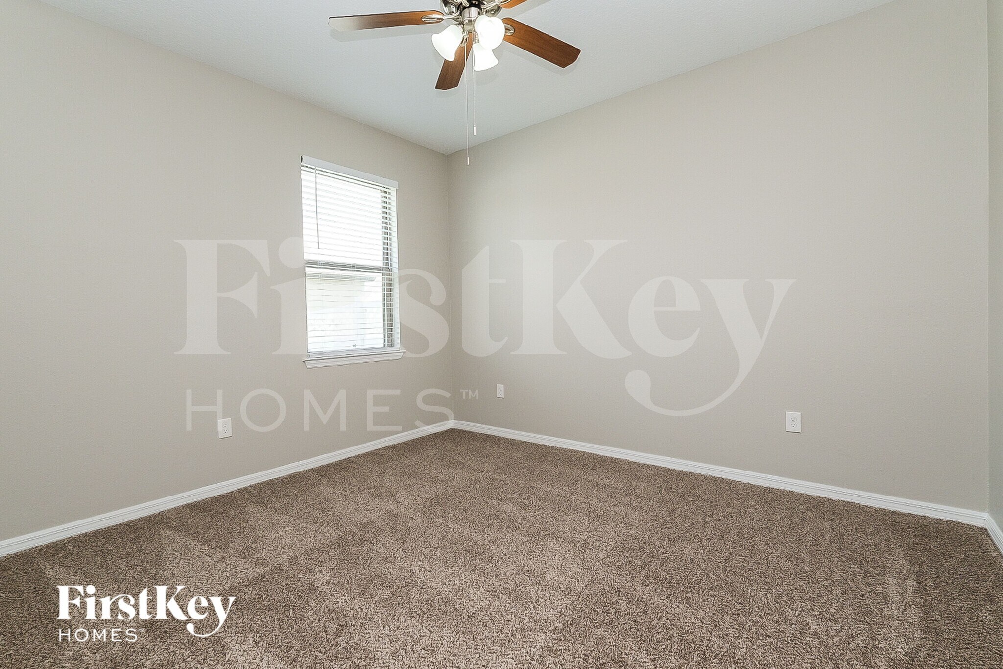 Building Photo - 8741 Hinsdale Heights Dr