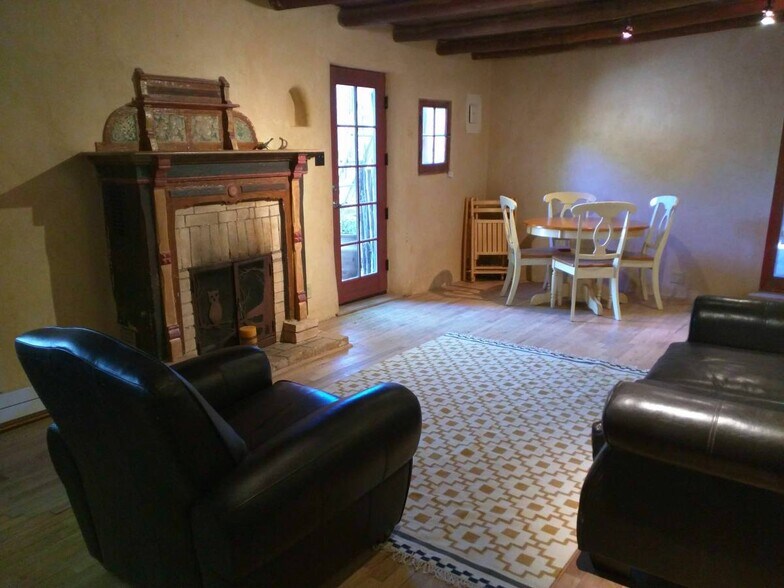 Dining area and fireplace - 521 Camino Don Miguel