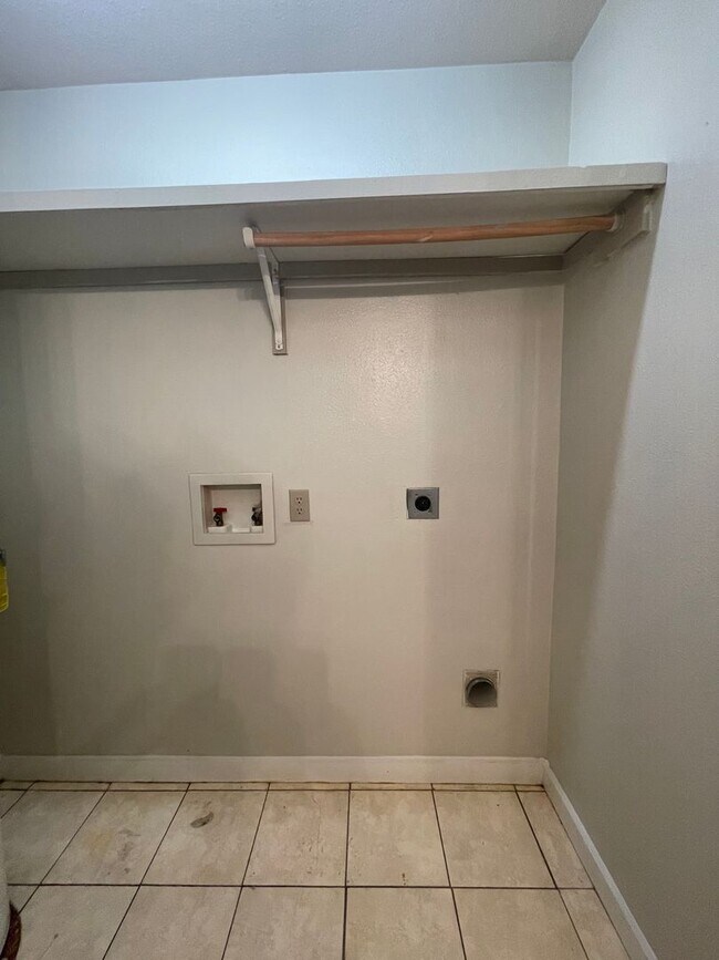 Building Photo - Three bedroom,  Two Bath ,Near UL , with Lawncare