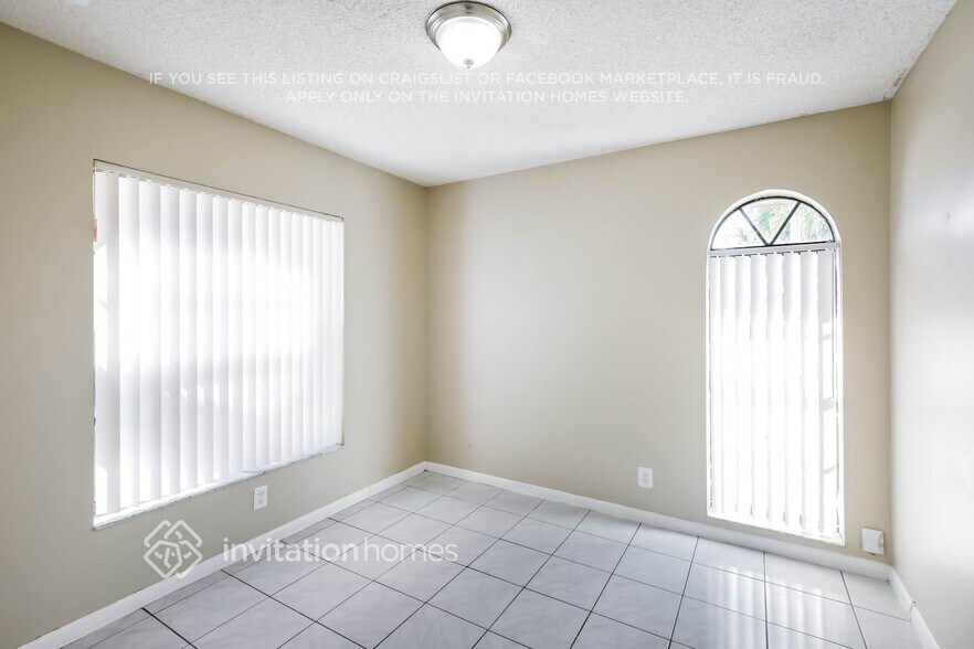 Building Photo - 10663 NW 32nd Ct