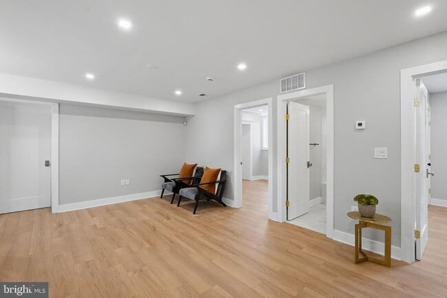 Building Photo - 1301 Somerset Pl NW