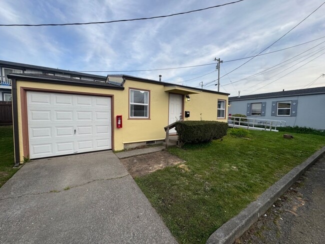 Building Photo - W Hawthorne ST