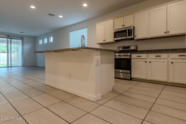 Building Photo - 4219 S 57th Dr