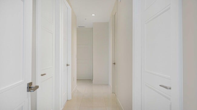 Building Photo - 155 E Boca Raton Rd