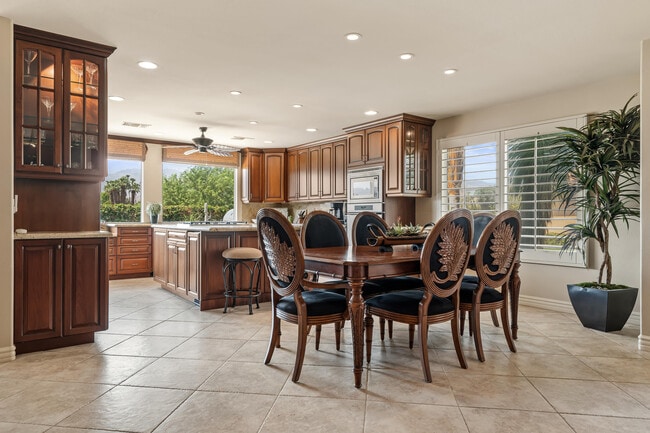Building Photo - 99 Conejo Cir