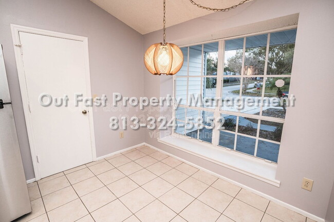 Building Photo - 2764 Kavalier Dr