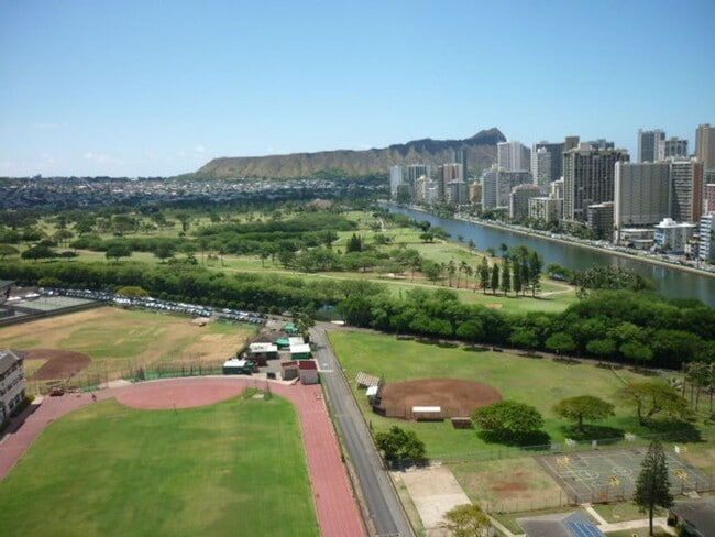 Building Photo - Kaimana Lanais Condo