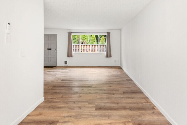 Building Photo - 705-707 N Sumner St.