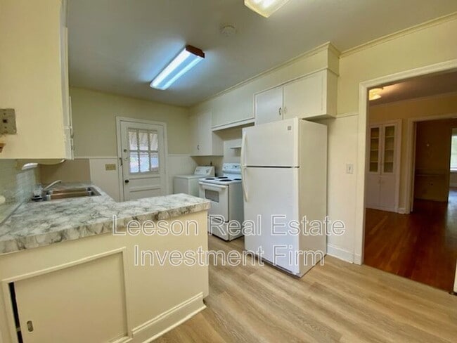 Building Photo - 2717 Fairfield Ave