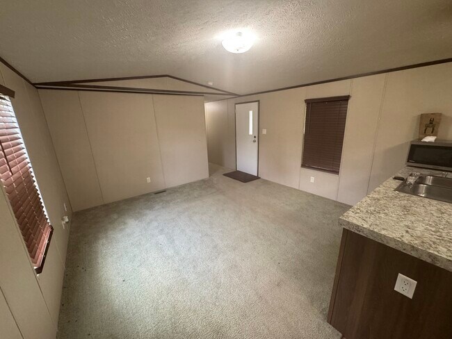 Building Photo - 4773 Lord Rd