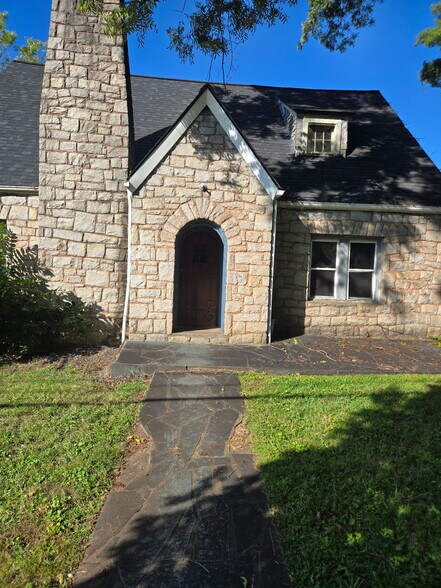 Primary Photo - 409 9th St