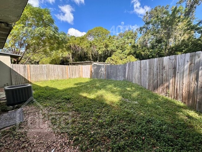 Building Photo - 2905 Villa Dr