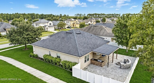 Building Photo - 1002 Wetland Ridge Cir