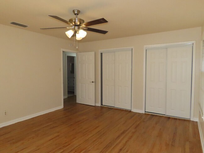 Building Photo - Newly Remodeled 3 Bedroom-1.5 Bath Home!