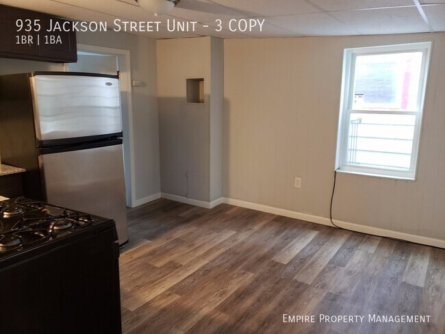 Building Photo - 935 Jackson St