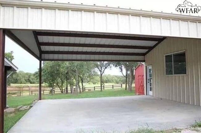 Building Photo - 126 Country Club Dr