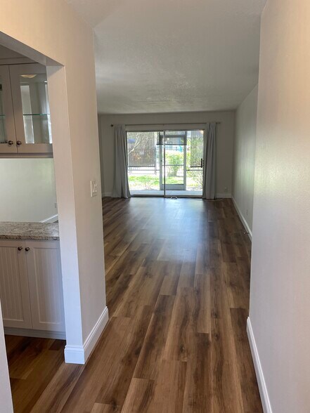 Building Photo - 1250 S Denning Dr