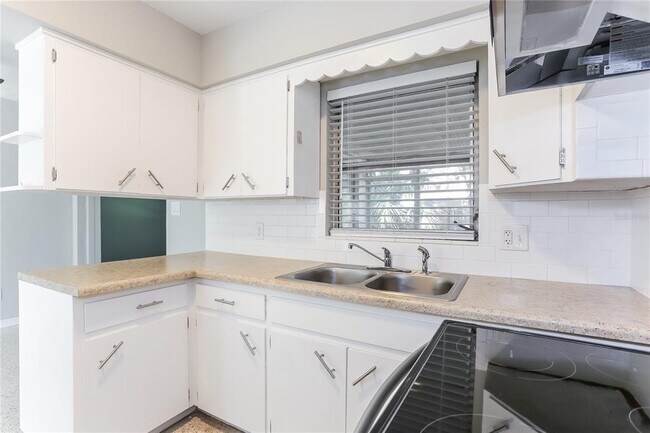 Building Photo - 7941 23rd Ave N