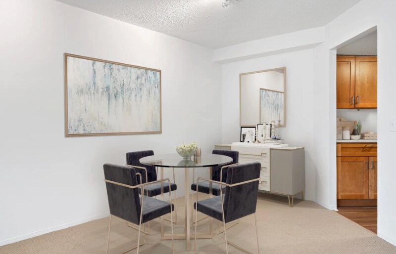 Building Photo - 710 N Dearborn St