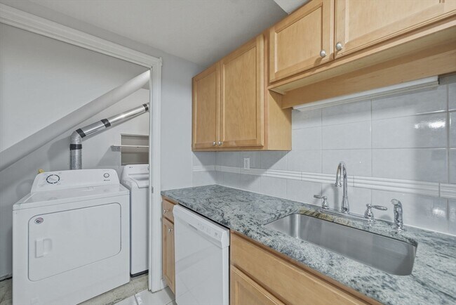 Building Photo - 1 Salem St