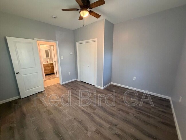 Building Photo - 311 Hunter St