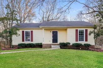 Building Photo - 2704 Knob Ct