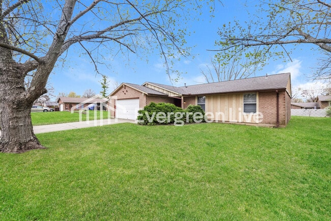 Building Photo - 4724 Stonehedge St