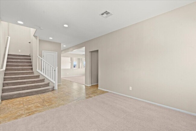 Building Photo - North Las Vegas Beauty – Roomy, Stylish, a...