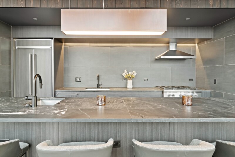 Building Photo - 182 N Ada St