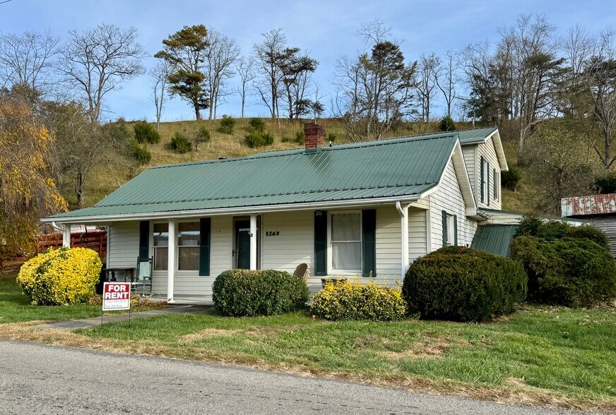 Building Photo - 5163 Whitethorne Rd