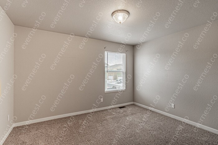 Building Photo - 2405 Falkirk Dr