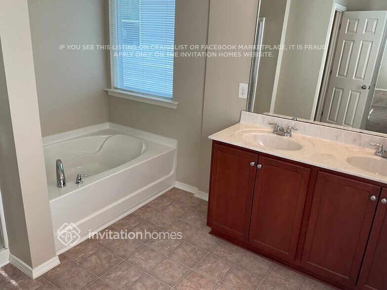 Building Photo - 5514 Black Maple Dr