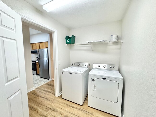 Building Photo - ** FAIRWAY PRESERVE ** 2 BED / 2 BATH COND...