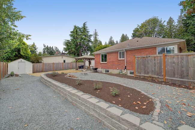 Building Photo - 4Bd/1.75Ba Edmonds House