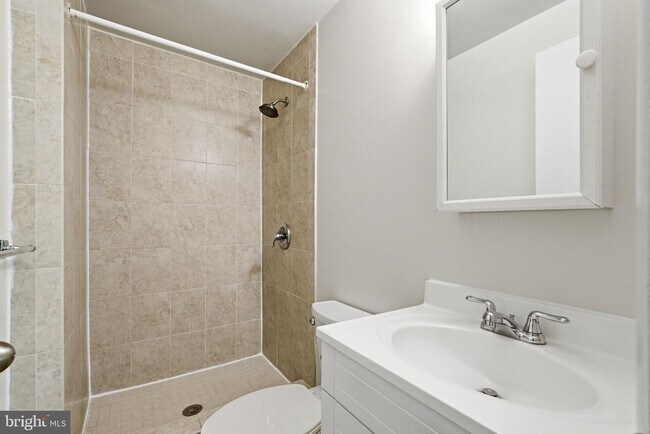 Building Photo - 1204 Brethour Ct