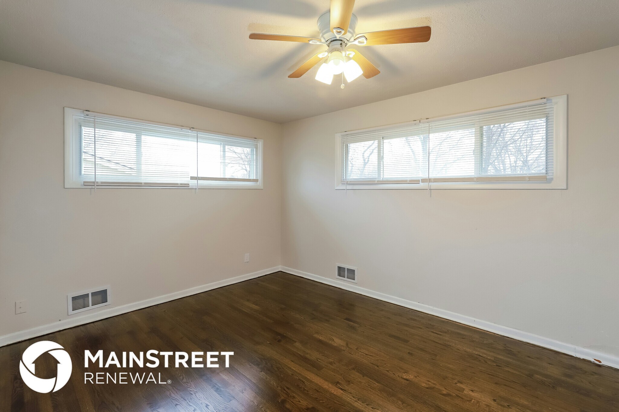 Building Photo - 6412 N Forest Ave