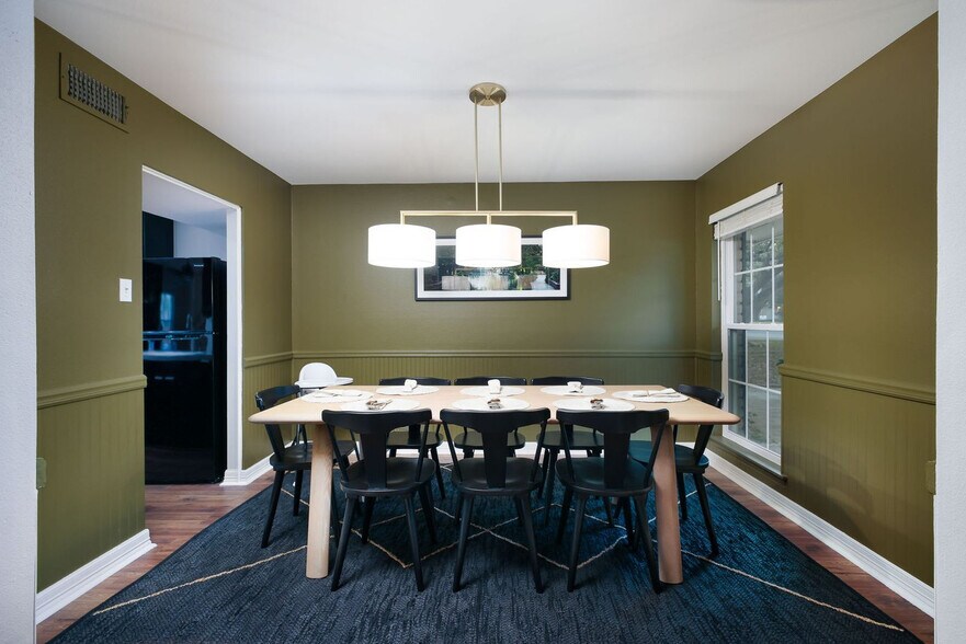 Building Photo - 11610 Intrigue Dr