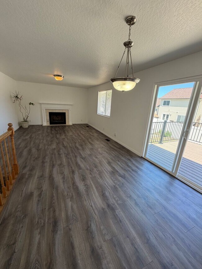 Building Photo - Gorgeous South Jordan Home!!!