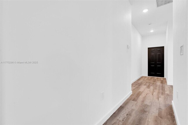 Building Photo - 5210-5230 30th St SW