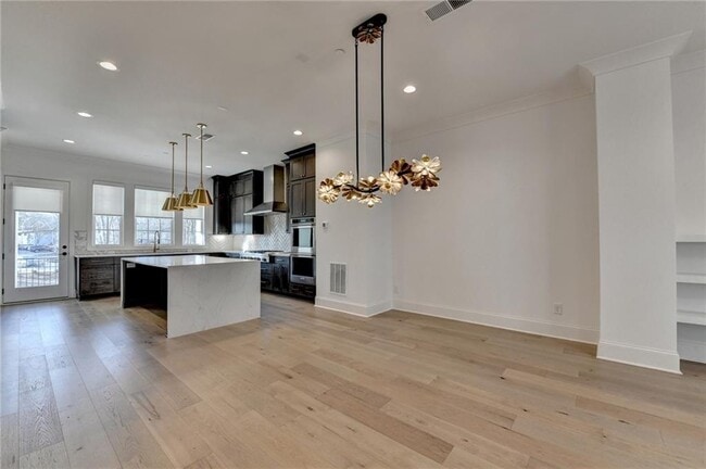 Building Photo - 435 Mayfair Ct