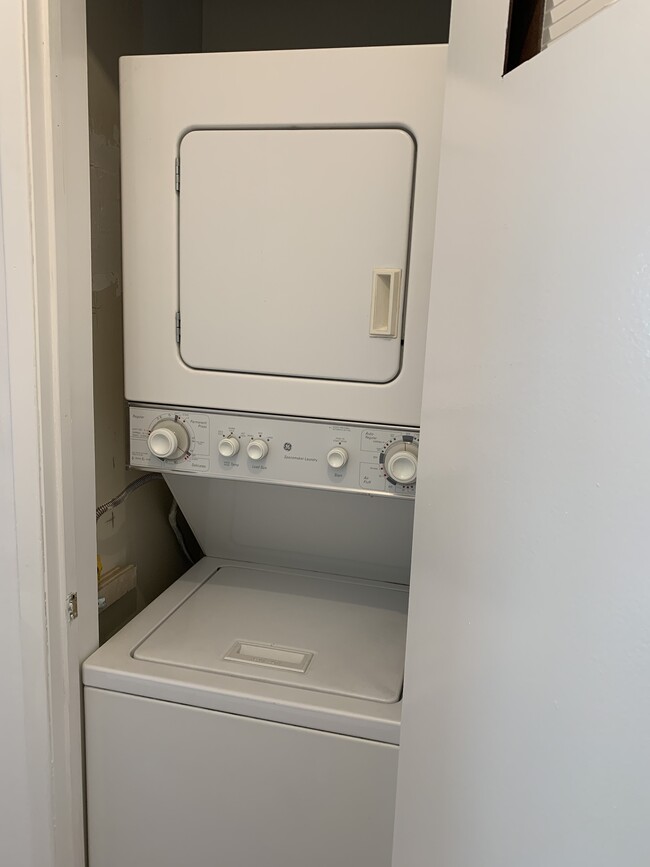 Building Photo - 10878 National Blvd