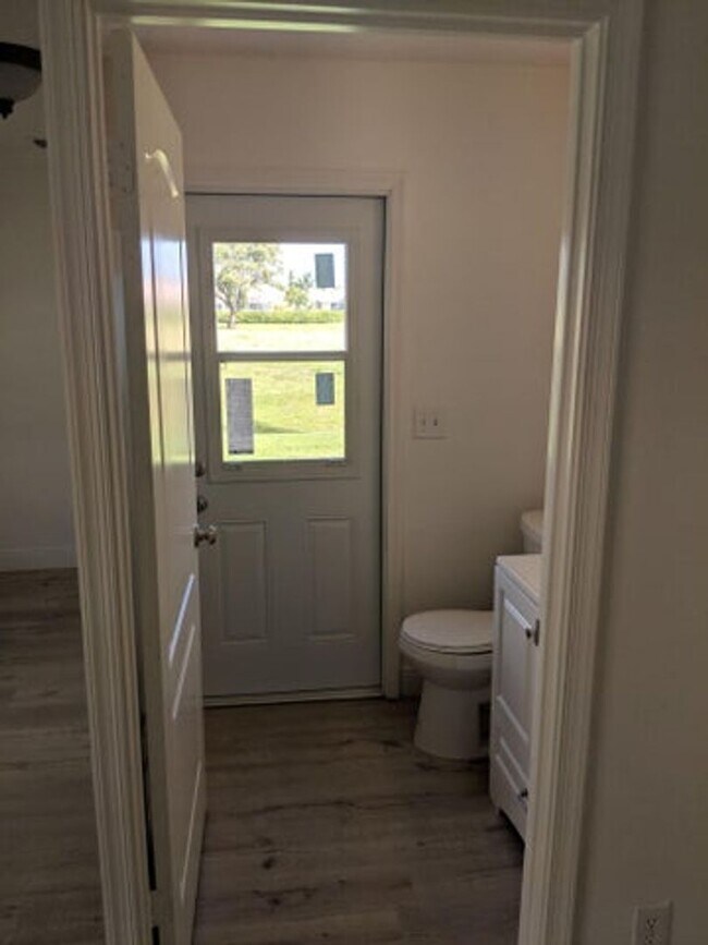 Building Photo - 4593 Bucida Rd