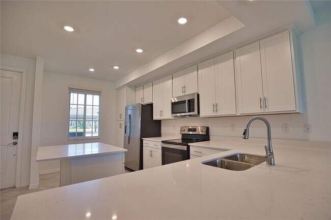 Building Photo - 12280 Wellen Golf St