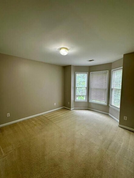 Building Photo - 1023 Tanners Point Dr
