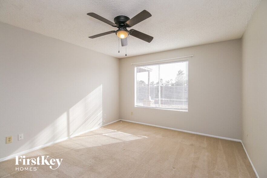 Building Photo - 3941 W Denver St