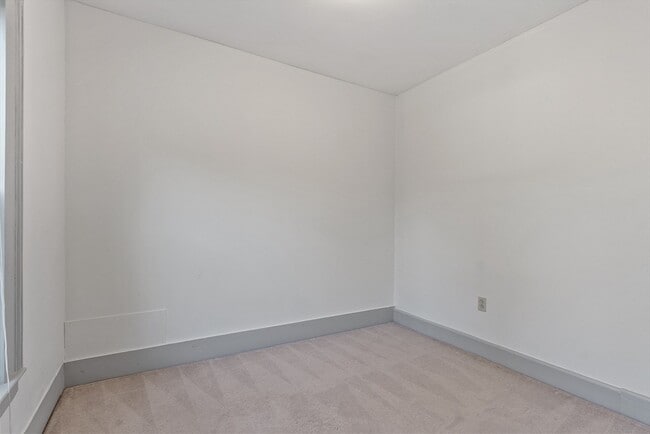 Building Photo - 20 Old Lowell Rd