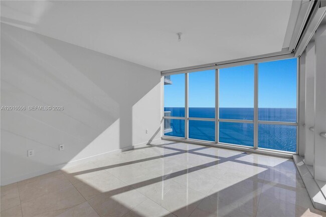 Building Photo - 17121 Collins Ave