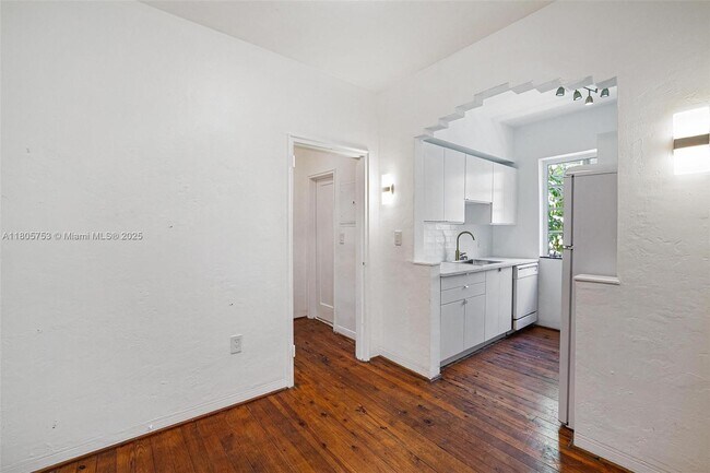 Building Photo - 1611 Euclid Ave