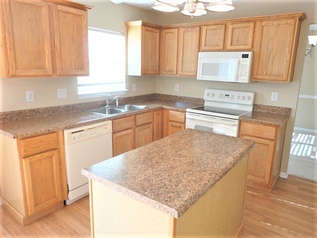 Building Photo - 13611 Stone Haven Dr
